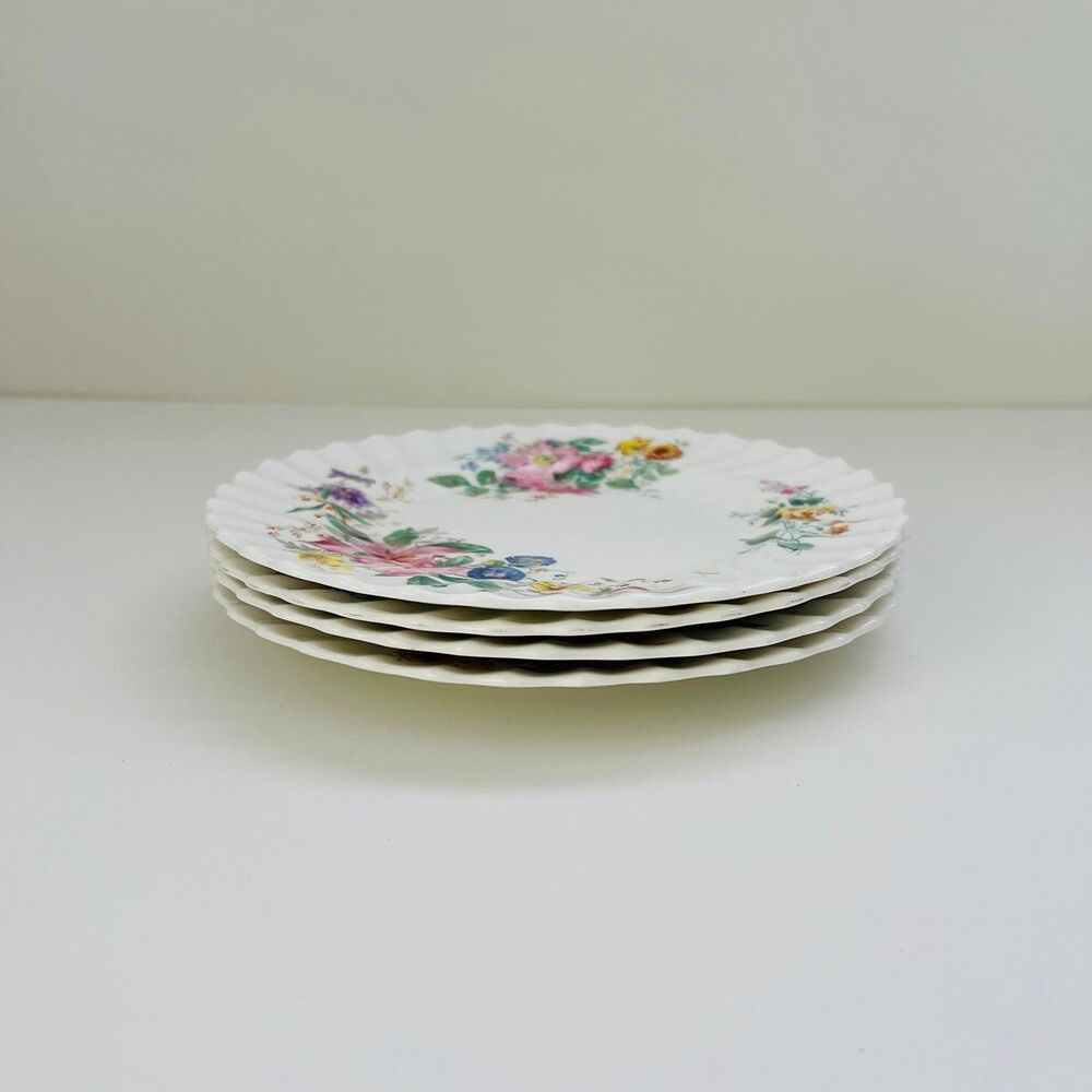 ROYAL DOULTON Arcadia Scalloped Edge Bone China Salad Plates, Set of 4 - Picture 2 of 6